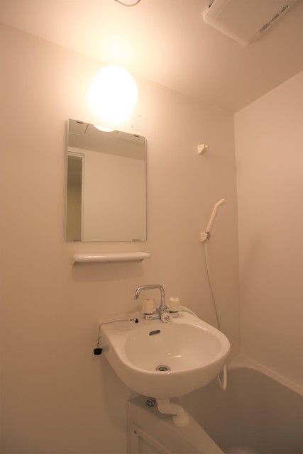 洗面設備　別室参考写真　★朝に身だしなみは洗面台で整えましょう★