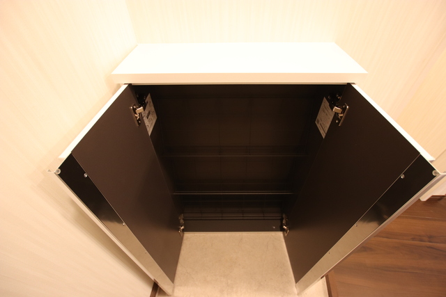 玄関　別室参考写真　★鍵などの小物が置けるシューズボックス★