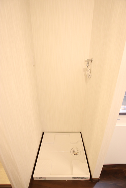 その他設備　別室参考写真　★風雨の心配いらずの室内洗濯機置場★