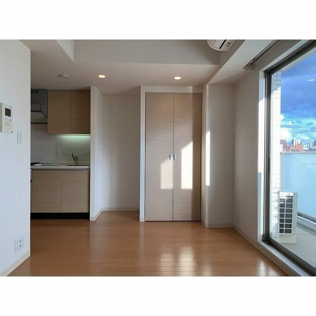 居室・リビング　エントランス