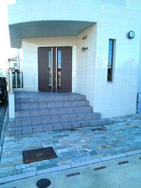 エントランス　建物の内部です