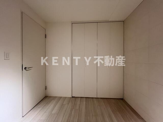 その他部屋・スペース　広くて明るい寝室