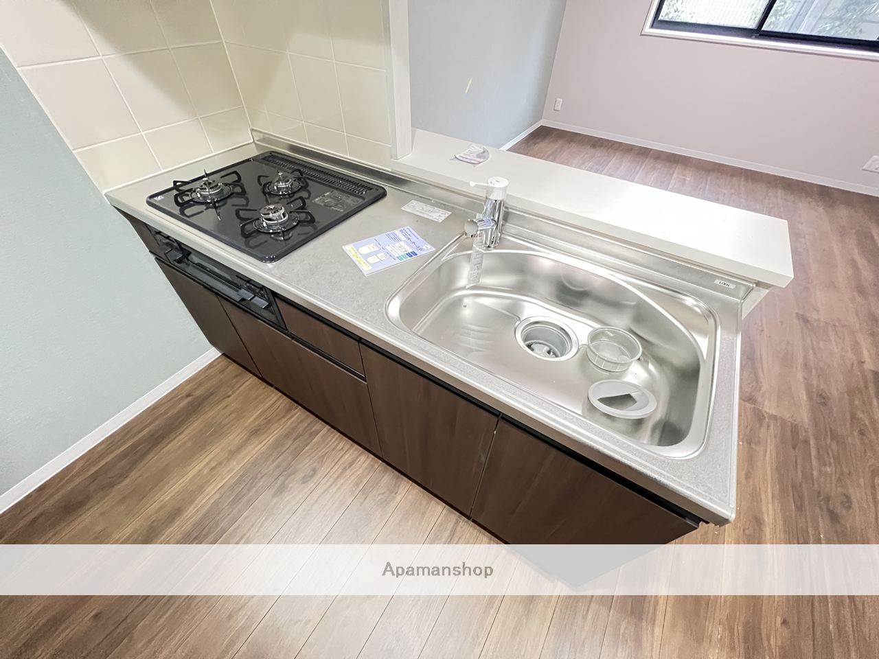 キッチン　※反転タイプのお部屋となります。