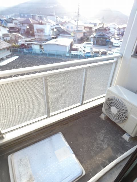 バルコニー　写真は310号室。