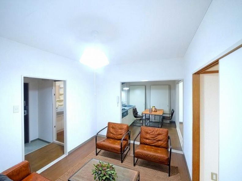 居室・リビング　CGで家具等を配置したもので家具等は含まれません