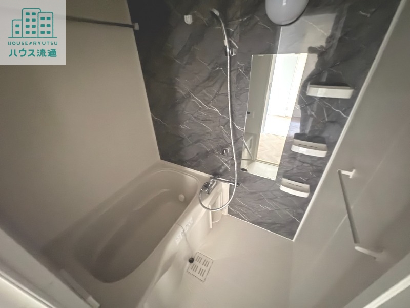 バス・シャワールーム　※別号室の写真※