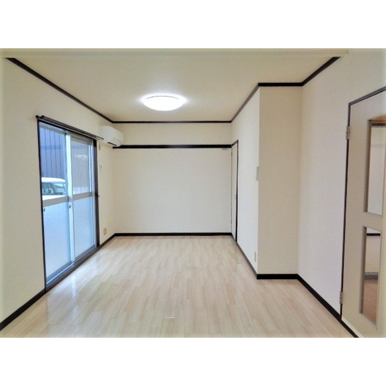 居室・リビング　リビングはエアコン・ＬＥＤ照明付き