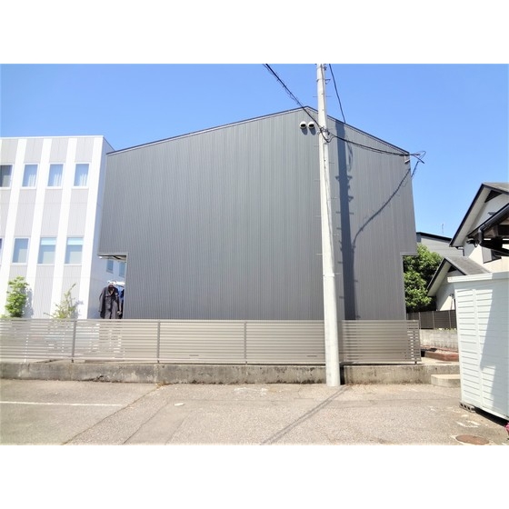 駐車場　手前が駐車場