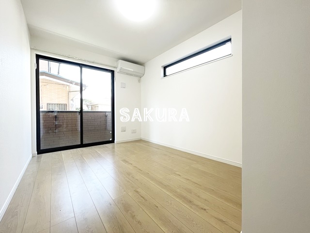 居室・リビング　使いやすい形の為、レイアウトを楽しめます♪