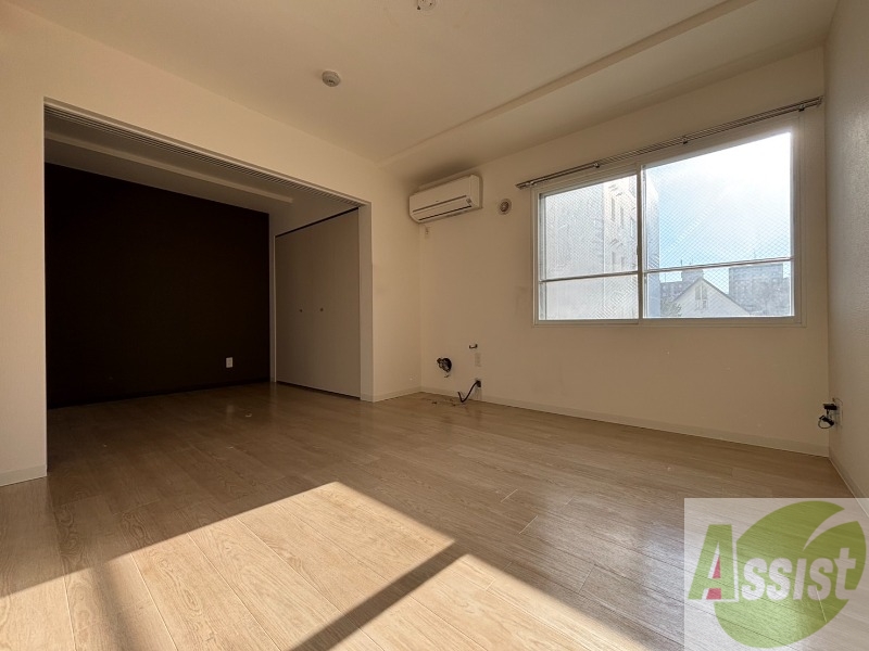 居室・リビング　広々としたリビングですね。使い勝手がよさそうですね！