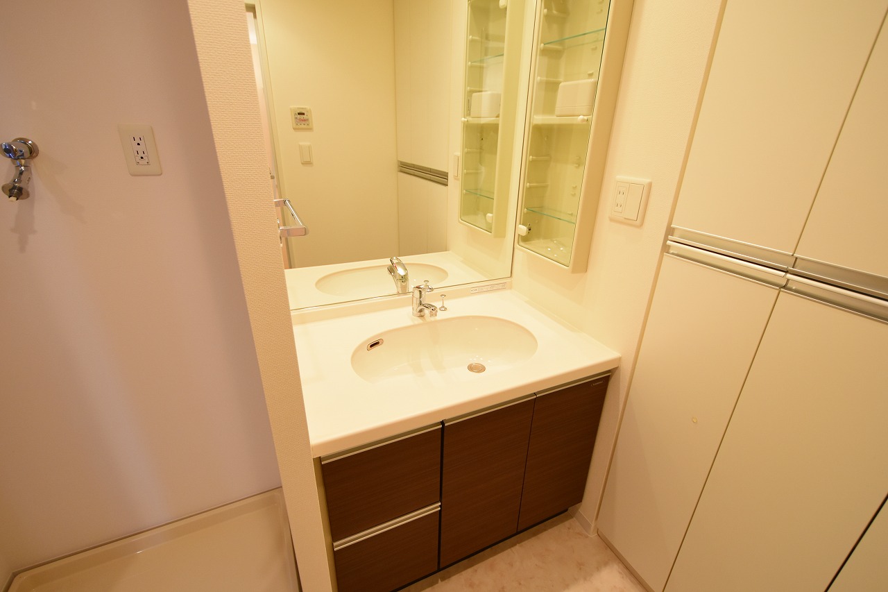 洗面設備　洗面所内に洗濯機置き場あり☆