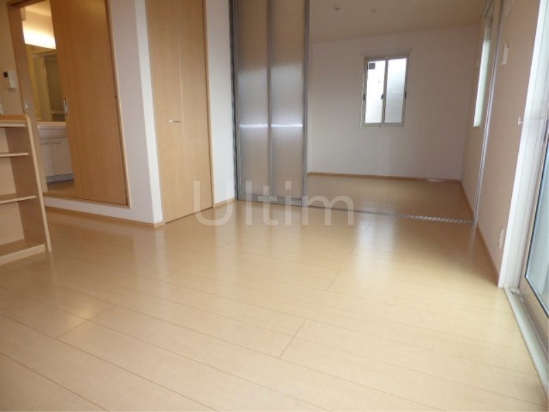 居室・リビング　室内