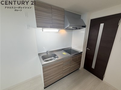 キッチン　2口IHコンロ付きで火を使わず、料理初心者の方にもおすすめ！