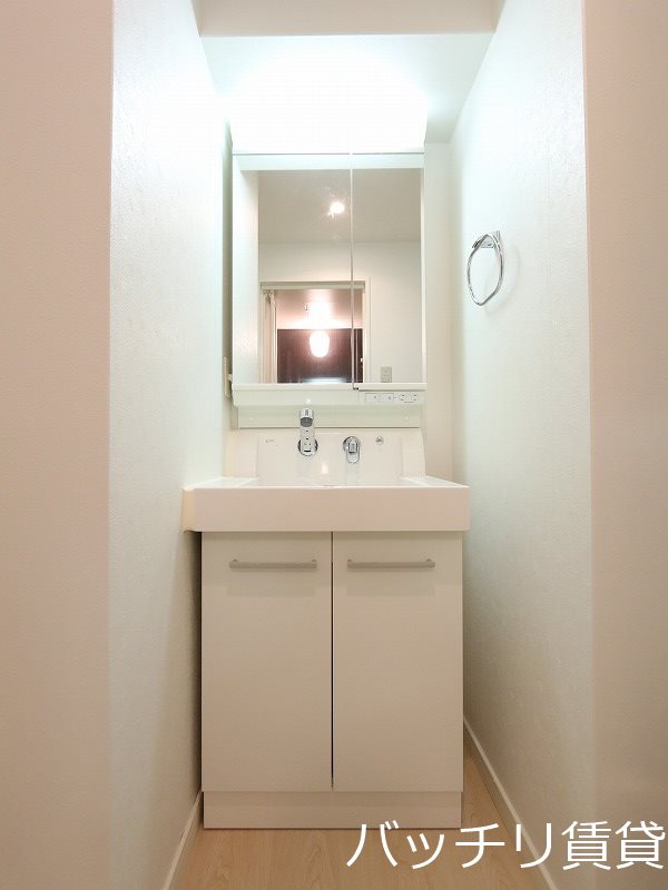 洗面設備　別号室の画像。現況を優先します。