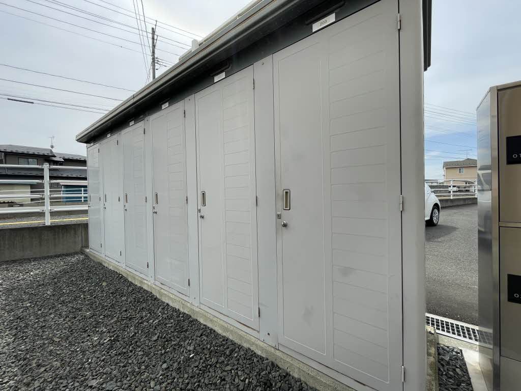 建物外観　ストッカー