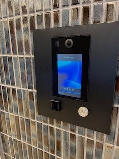 エントランス　落ち着いたエントランスです