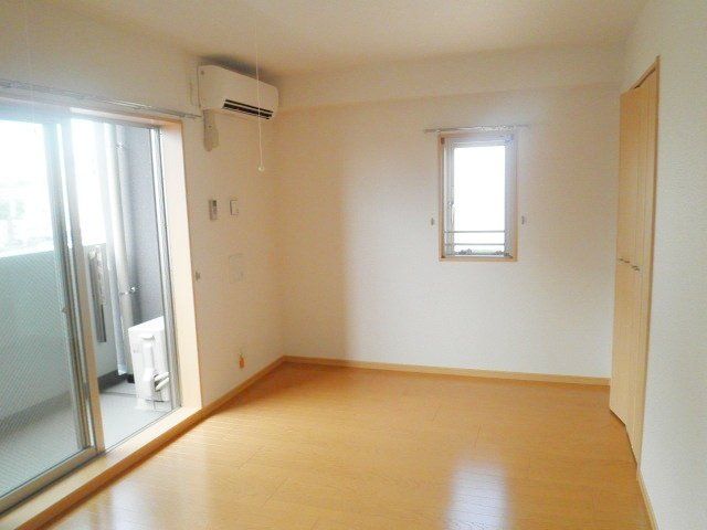 居室・リビング　※同物件他部屋参考写真