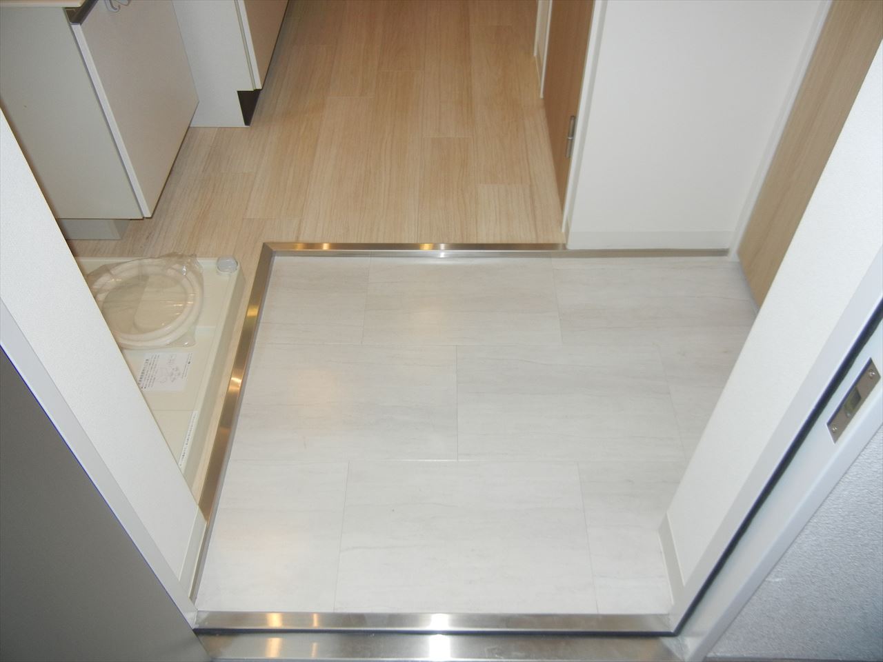 玄関　パルティール今池アネックス