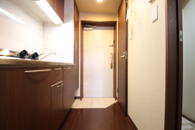 玄関　※別室の参考写真の為、現況優先です。