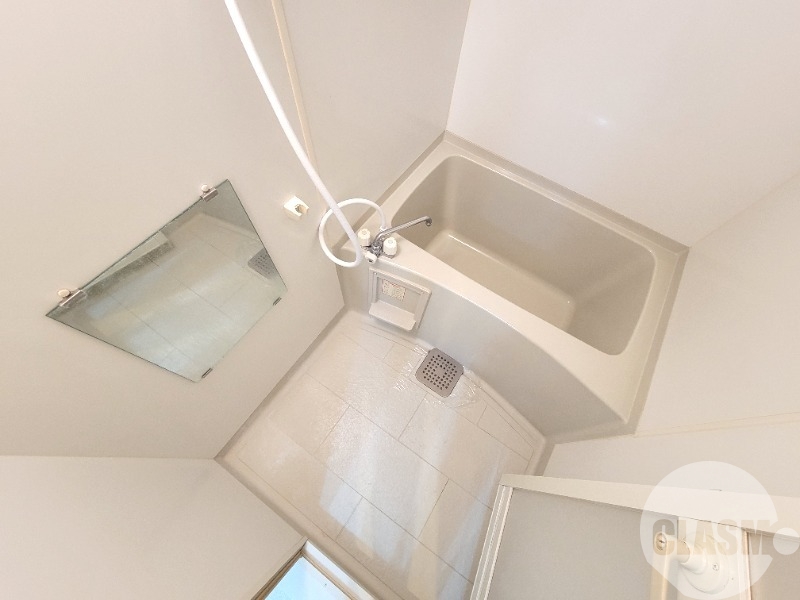 バス・シャワールーム　キレイにリフォームされています♪