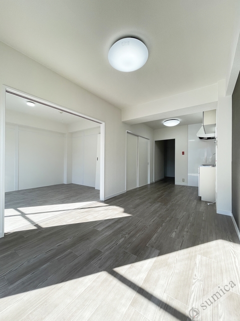 居室・リビング　明るい日差しが差し込むお部屋です♪♪