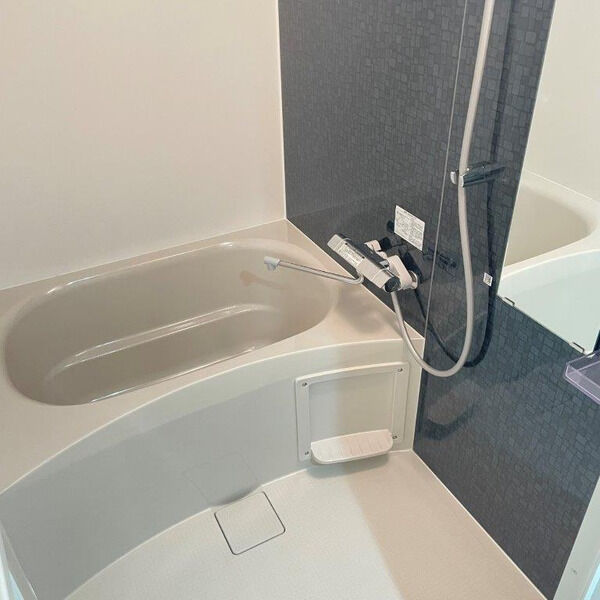 バス・シャワールーム　バストイレセパレートタイプの浴室です！