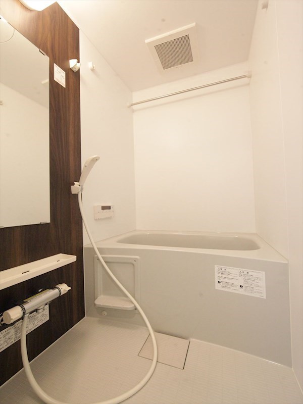 バス・シャワールーム　追い焚き・オートバス機能付お風呂