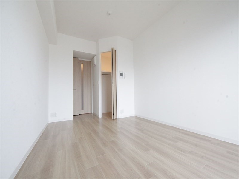 居室・リビング　洋室8.1帖　ウォークインクローゼット付（収納充実してます）