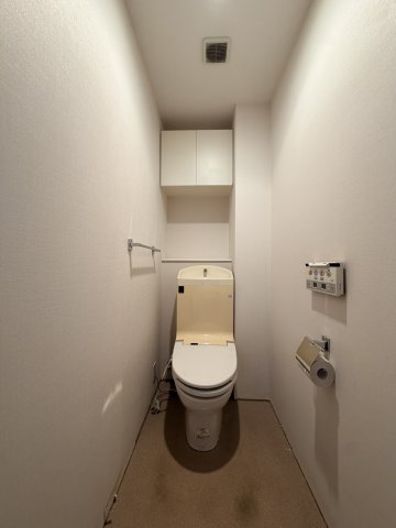 トイレ　温水洗浄便座