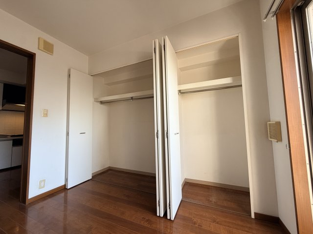 収納　丈の長いお召し物もかけられるクローゼット