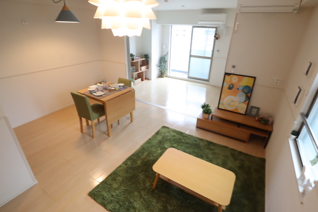 居室・リビング　※６０２号室の参考写真です。（家具はつきません）