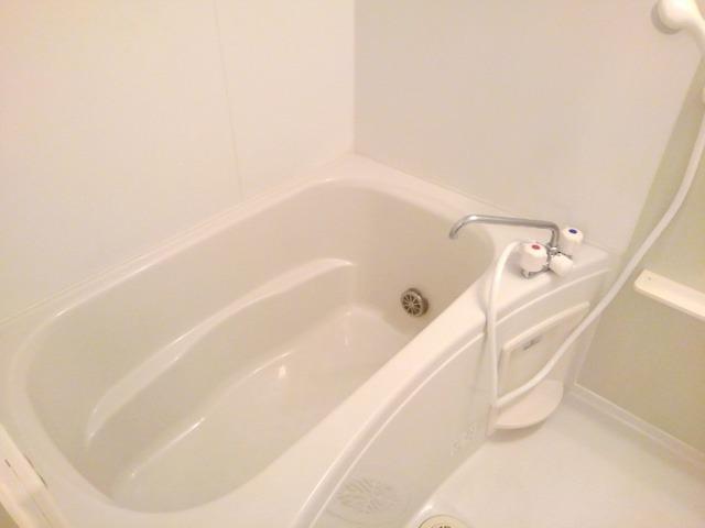 バス・シャワールーム　浴室乾燥機、追い焚き付の浴室♪