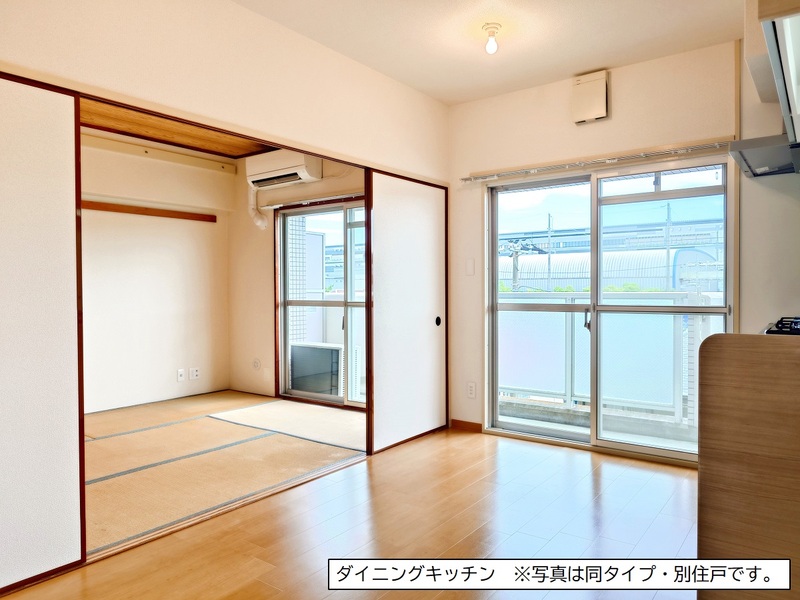 居室・リビング　開放感のあるゆったりとしたお部屋です♪