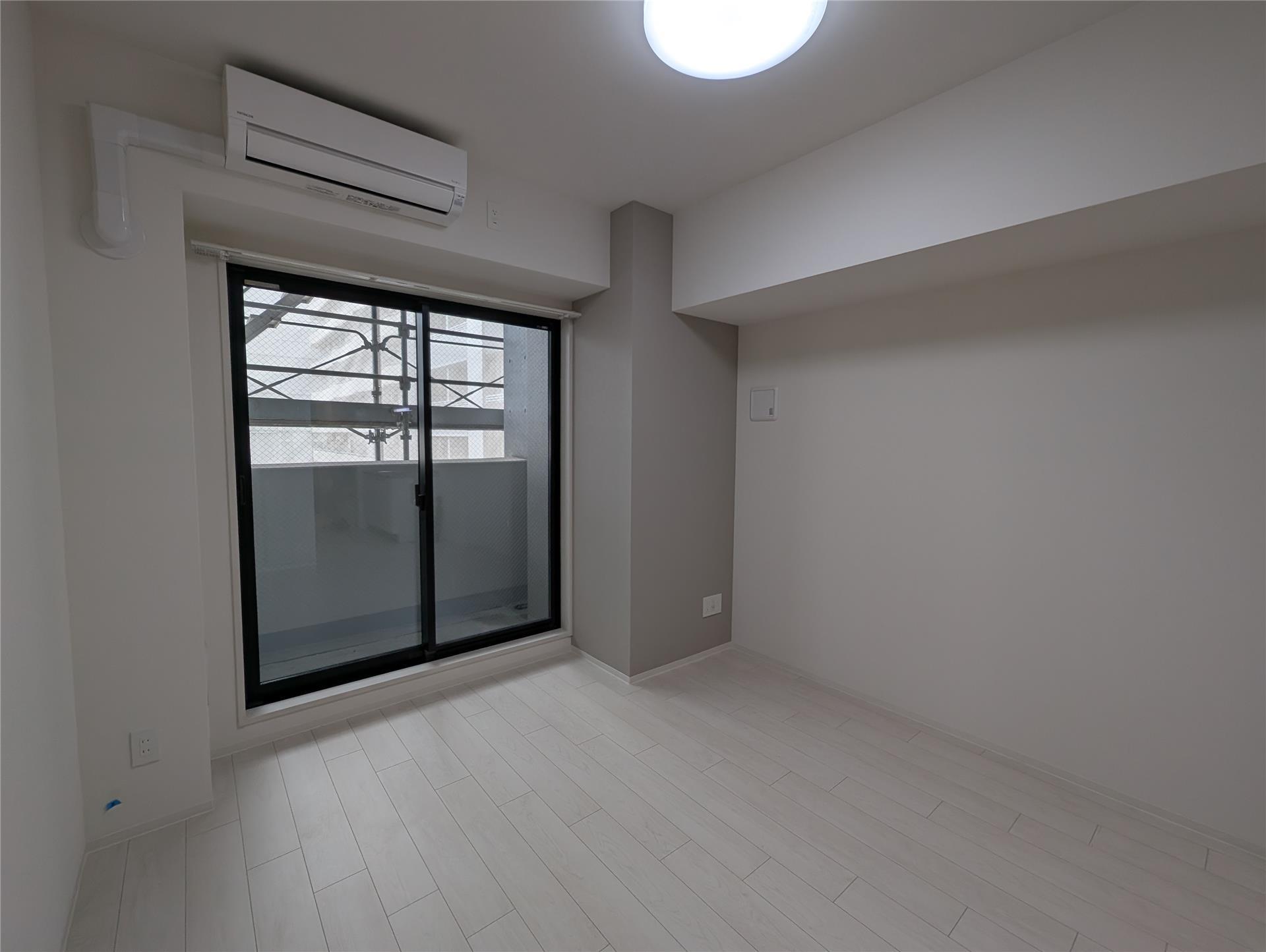 居室・リビング　写真は同タイプの別部屋です。