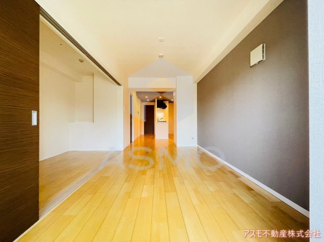 居室・リビング　同マンション別部屋参考写真