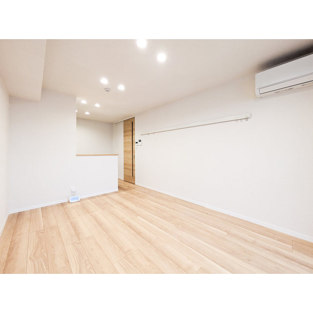 居室・リビング　約１１．５帖のＬＤＫ★