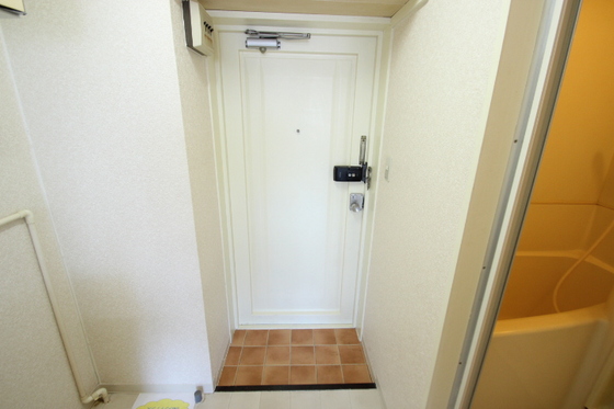 玄関　※別部屋の写真です