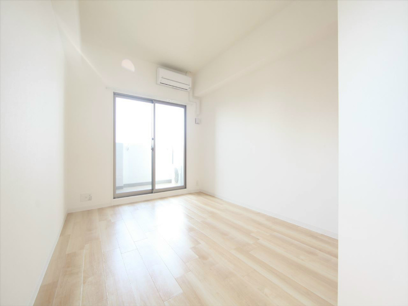 バルコニー　洋室6.6帖　バルコニー　エアコン完備