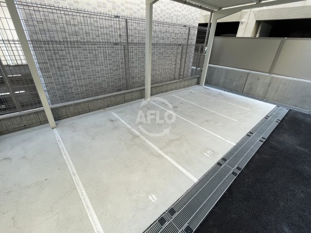 その他　スプランディッド新大阪VII　バイク置き場