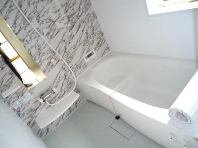 バス・シャワールーム　一坪風呂（追い焚き）