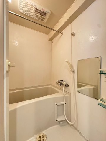 バス・シャワールーム　バスルーム