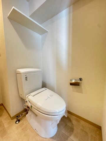 トイレ　温水洗浄便座つき