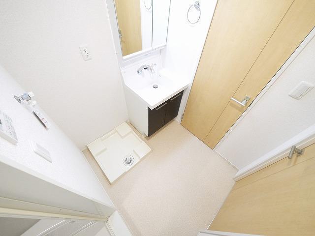 洗面設備　コンパクトで使いやすい洗面所