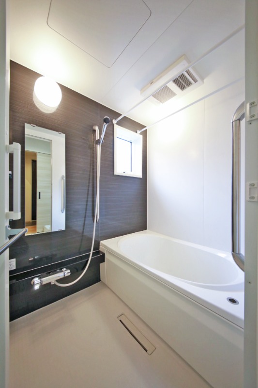 バス・シャワールーム　追焚・浴室乾燥機付バスルーム