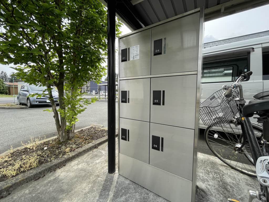 建物外観　宅配ＢＯＸ