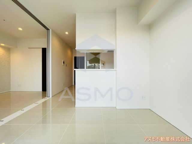 居室・リビング　同マンション別部屋参考写真