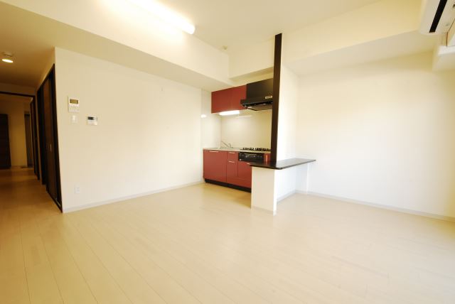 居室・リビング　明るいリビング