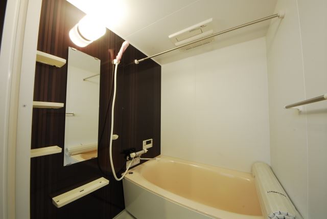 バス・シャワールーム　追焚き・浴室乾燥機付き