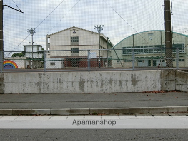 小学校　大岡小学校（小学校）まで719m