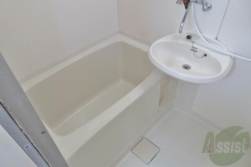 バス・シャワールーム　このタイプの浴室を２点ユニットって言います～